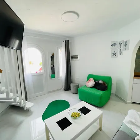 Apartamento Playa, Pool & Nightlife Steps From Clubs & Americas By Aqua Vista Tenerife
