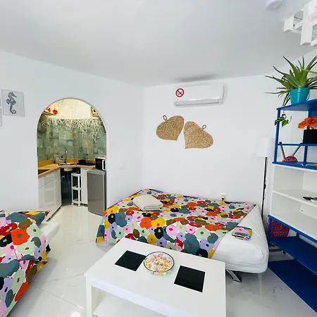 Playa, Pool & Nightlife Steps From Clubs & Americas By Aqua Vista Tenerife Apartamento