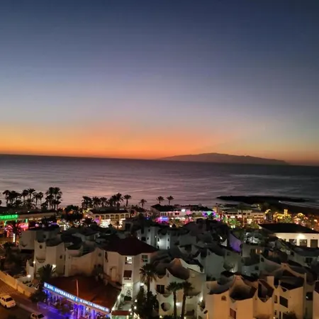 Playa, Pool & Nightlife Steps From Clubs & Americas By Aqua Vista Tenerife Apartamento *
