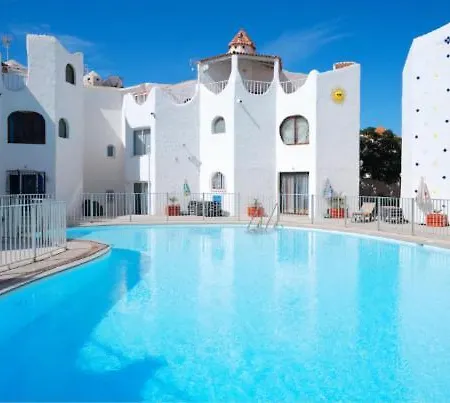 Playa, Pool & Nightlife Steps From Clubs & Americas By Aqua Vista Tenerife Apartment Playa de las Américas